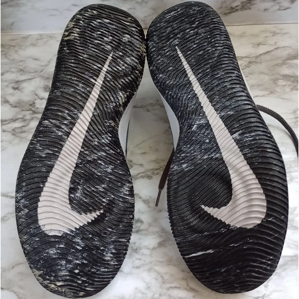 Nike Fly By II Grey/Light Grey Size 10